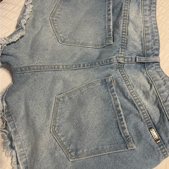 Shorts - Picture 2 of 3